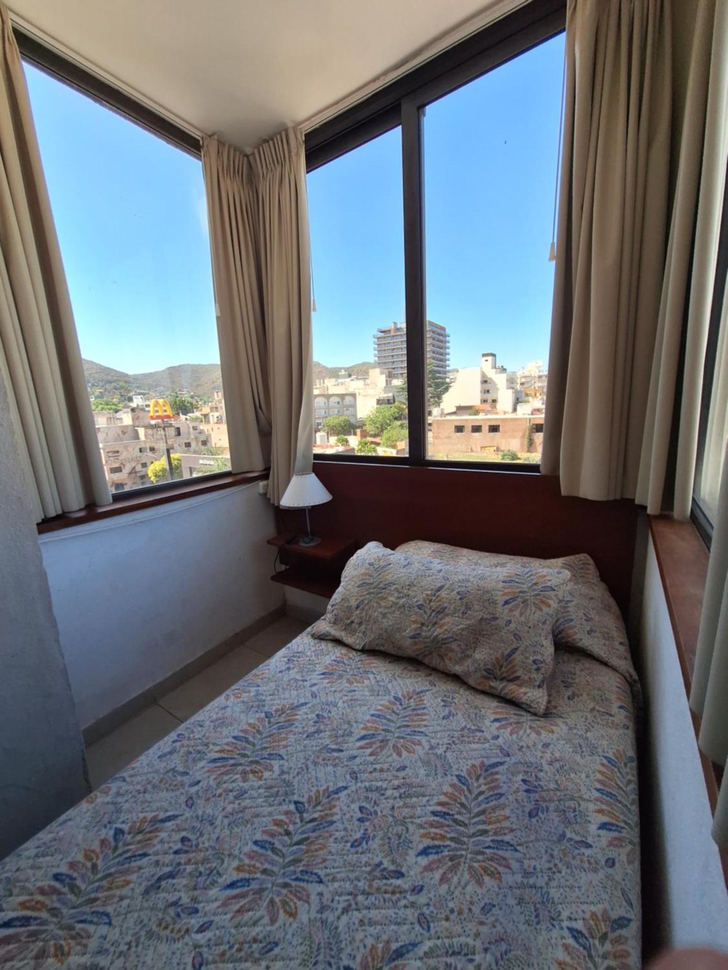 Hotel Hurlingham Villa Carlos Paz Esterno foto